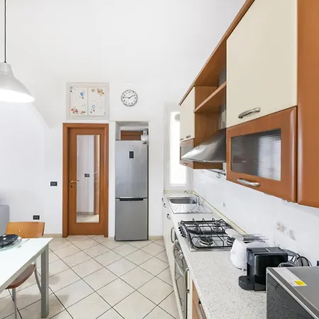 Easylife - - Tito Livio 13 - Porta Romana * Milão